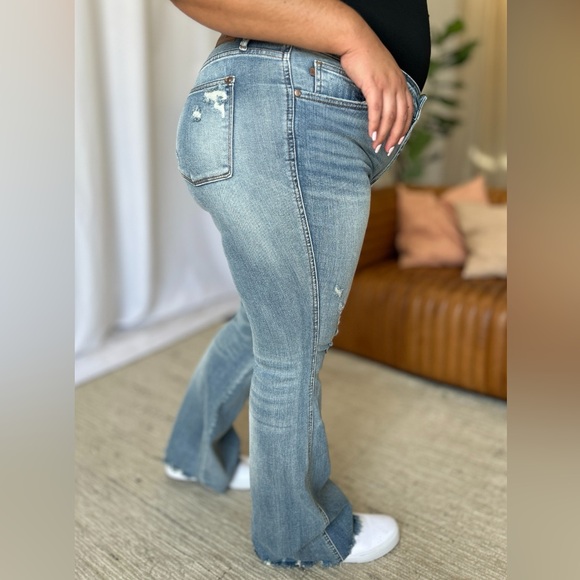 NWT Judy Blue PLUS + REG Size Push 2 Start Tummy Control Destroyed Flare Jeans - Picture 5 of 16